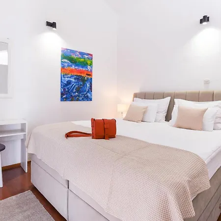 Vakantiehuis Awesome In